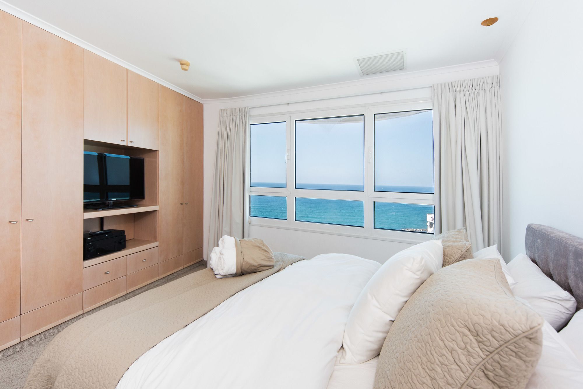 Excellent Beachfront Apt W/ Pool Access By Sea N' Rent Tel-Aviv Extérieur photo
